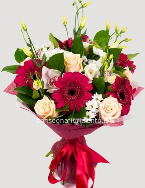 bouquet di fiori misto con gerbere .