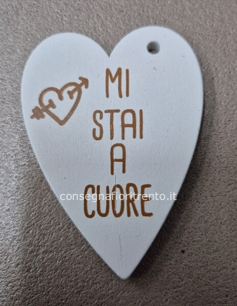 Biglietto di auguri in legno, a forma di cuore,mi stai a cuore